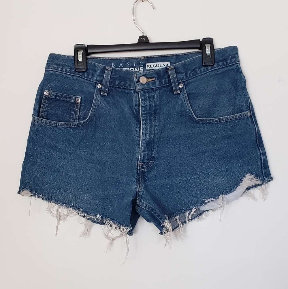 100% cotton cutoff jean shorts, denim shorts, summer, beach, vintage Waist Sz 33